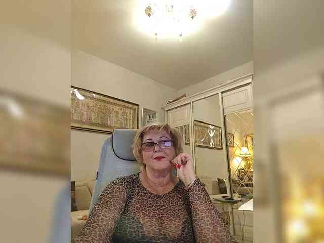 KarinkaSweet webcam