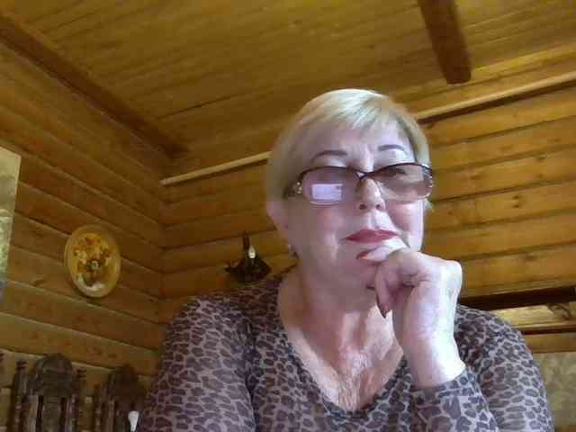 KarinkaSweet webcam