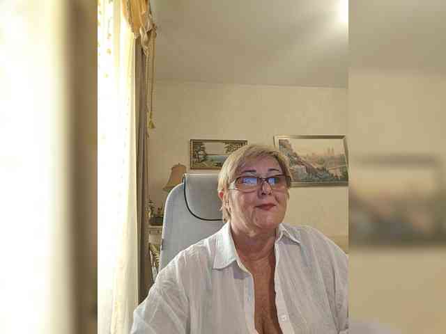 KarinkaSweet webcam