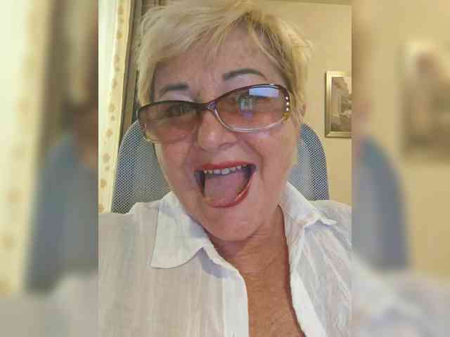 KarinkaSweet webcam