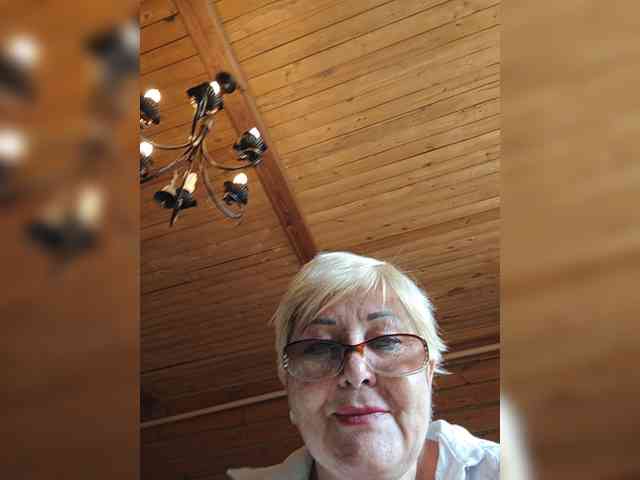 KarinkaSweet webcam