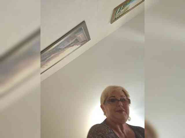 KarinkaSweet webcam