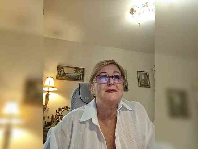 KarinkaSweet webcam