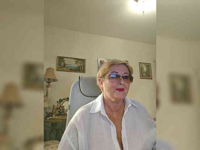 KarinkaSweet webcam