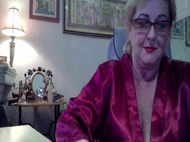 KarinkaSweet webcam