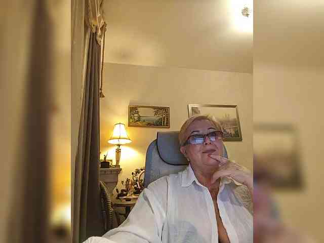 KarinkaSweet webcam