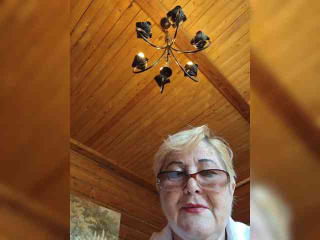 KarinkaSweet webcam