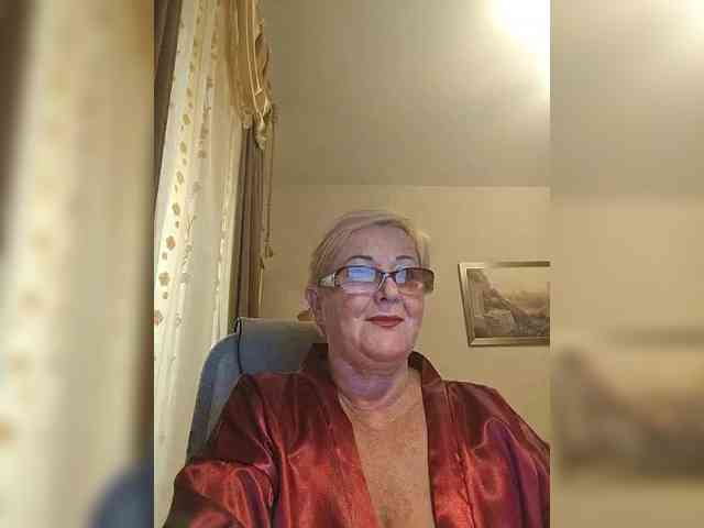 KarinkaSweet webcam