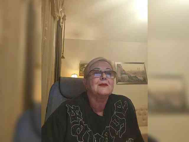 KarinkaSweet webcam