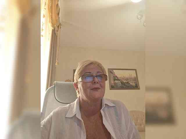 KarinkaSweet webcam
