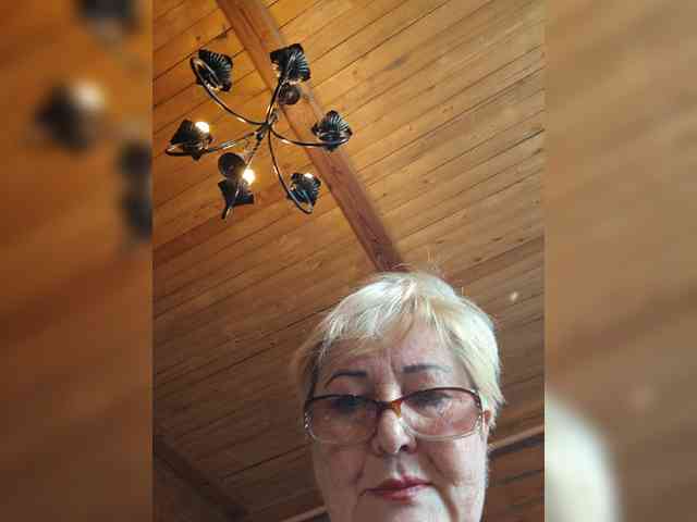 KarinkaSweet webcam