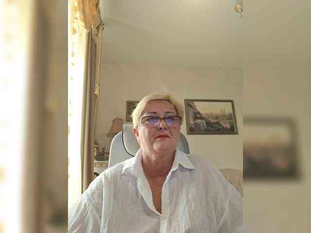 KarinkaSweet webcam