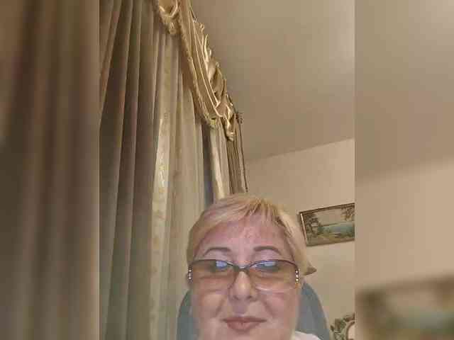 KarinkaSweet webcam