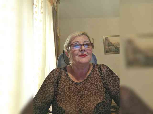 KarinkaSweet webcam