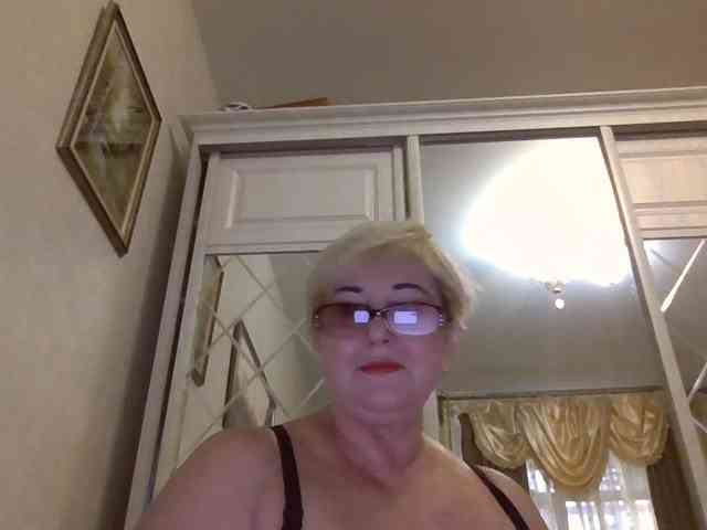 KarinkaSweet webcam