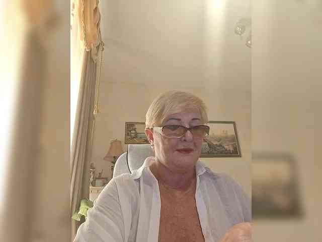 KarinkaSweet webcam
