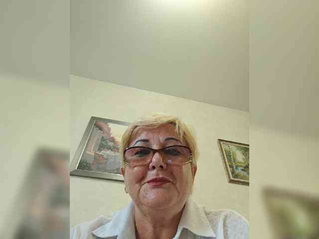 KarinkaSweet webcam