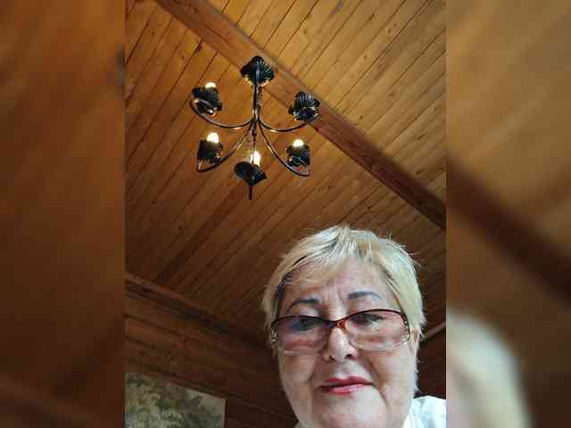 KarinkaSweet webcam