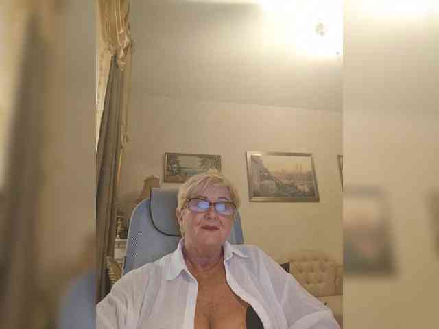 KarinkaSweet webcam