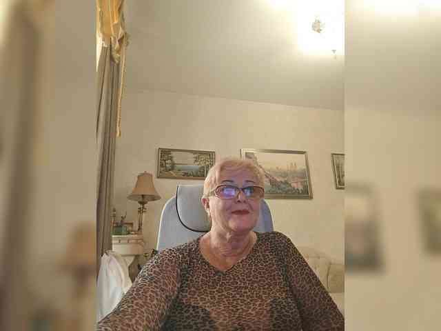 KarinkaSweet webcam
