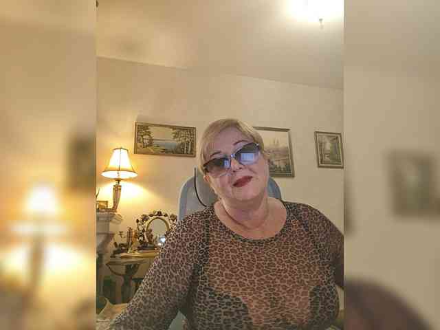 KarinkaSweet webcam