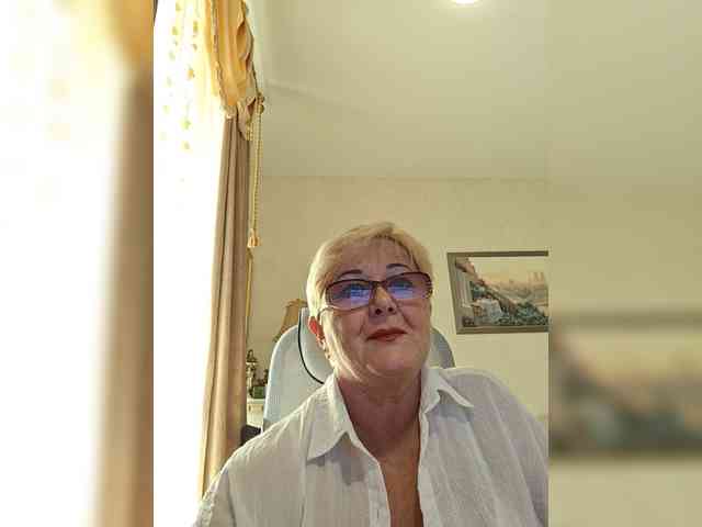 KarinkaSweet webcam
