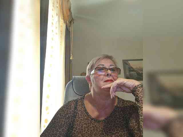 KarinkaSweet webcam