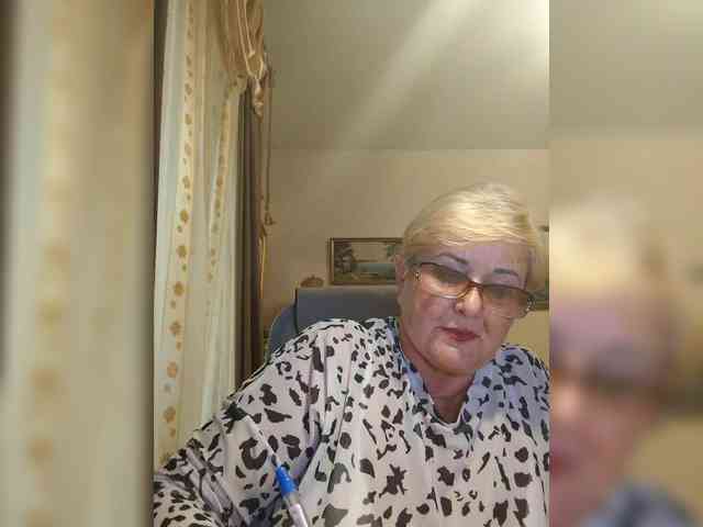 KarinkaSweet webcam