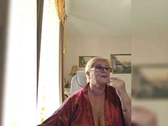 KarinkaSweet webcam