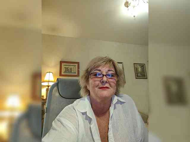 KarinkaSweet webcam