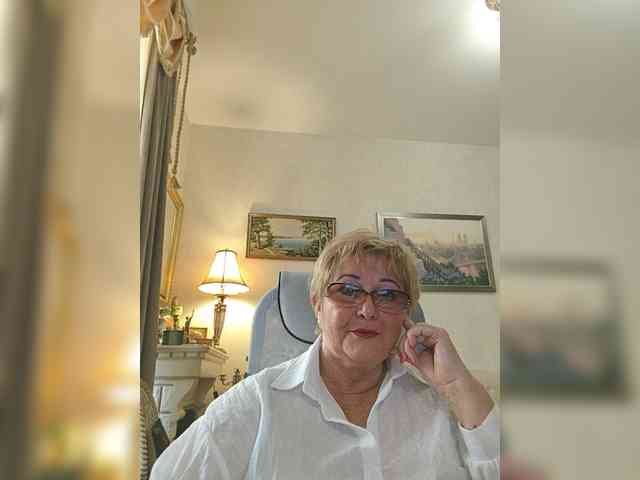KarinkaSweet webcam