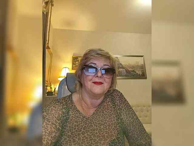 KarinkaSweet webcam