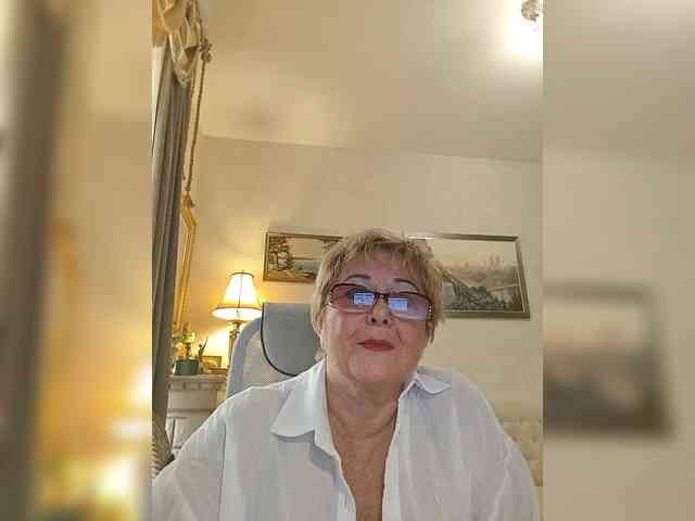 KarinkaSweet webcam
