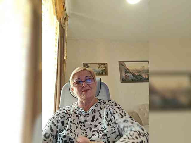 KarinkaSweet webcam