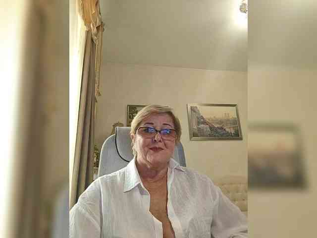 KarinkaSweet webcam