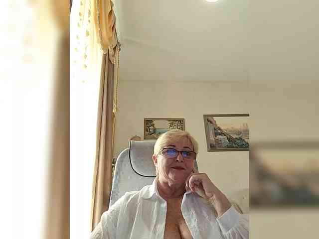 KarinkaSweet webcam