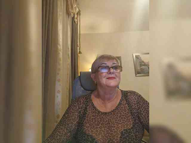 KarinkaSweet webcam
