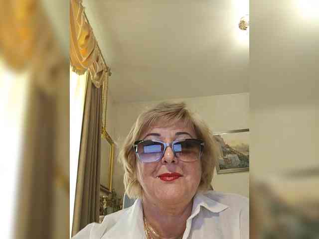 KarinkaSweet webcam