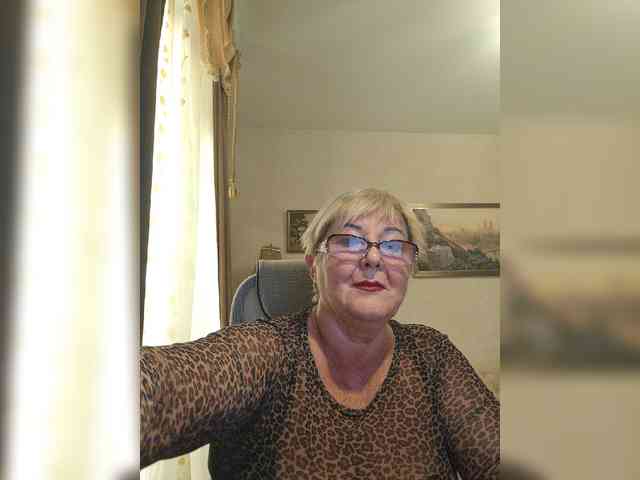 KarinkaSweet webcam