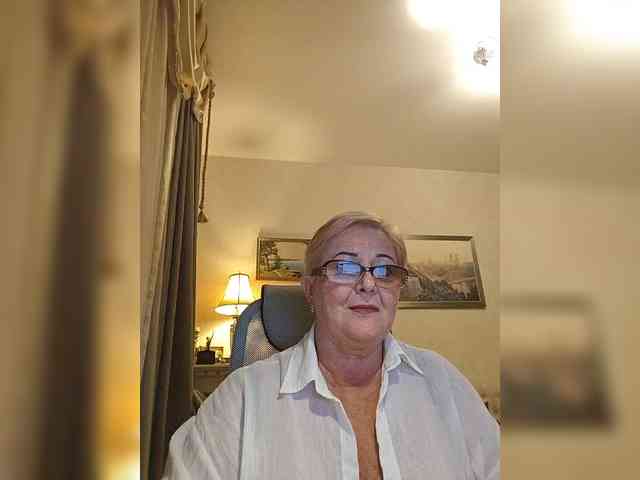 KarinkaSweet webcam
