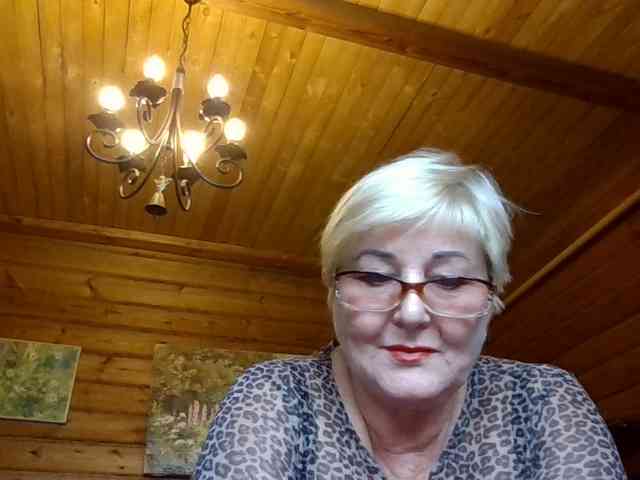 KarinkaSweet live female cam on bongacams