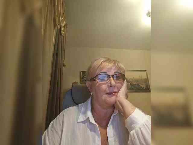 KarinkaSweet webcam