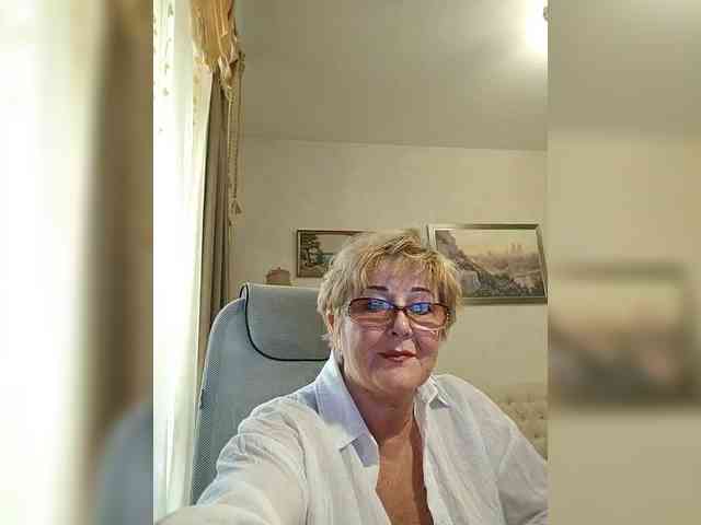 KarinkaSweet webcam