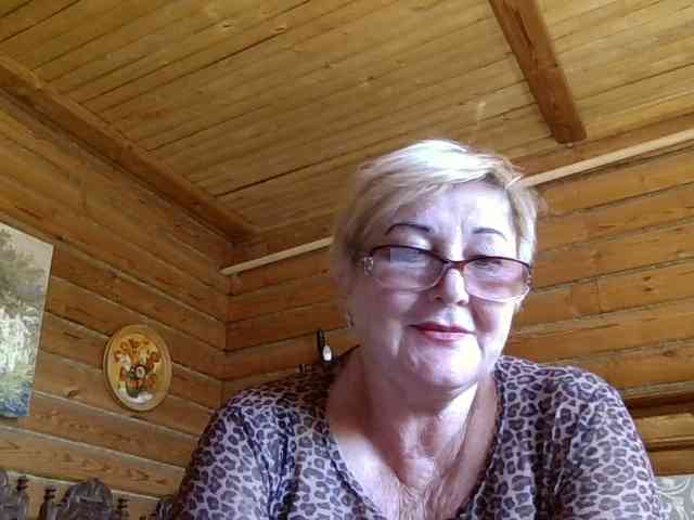 KarinkaSweet webcam
