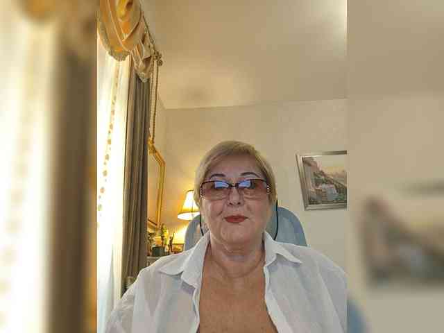 KarinkaSweet webcam