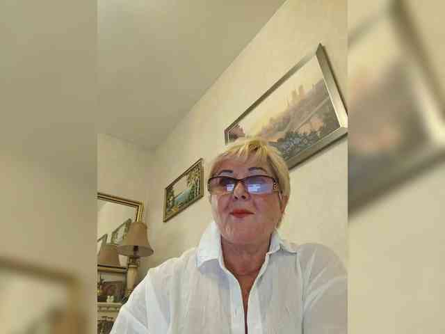KarinkaSweet webcam