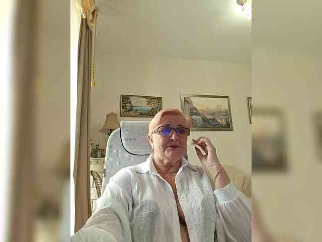 KarinkaSweet webcam