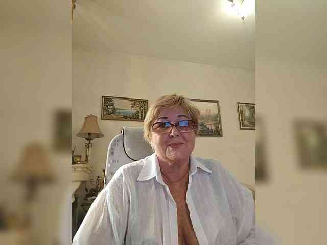 KarinkaSweet webcam