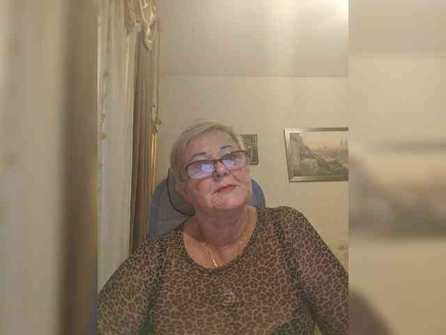 KarinkaSweet webcam