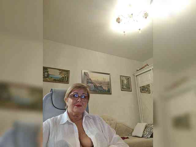 KarinkaSweet webcam